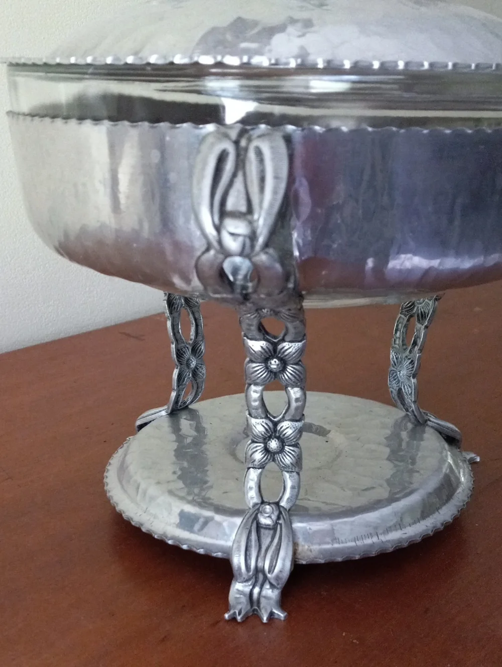 Vintage Rodney Kent Floral Hammered Aluminum Serving Chaffing Dish with Lid